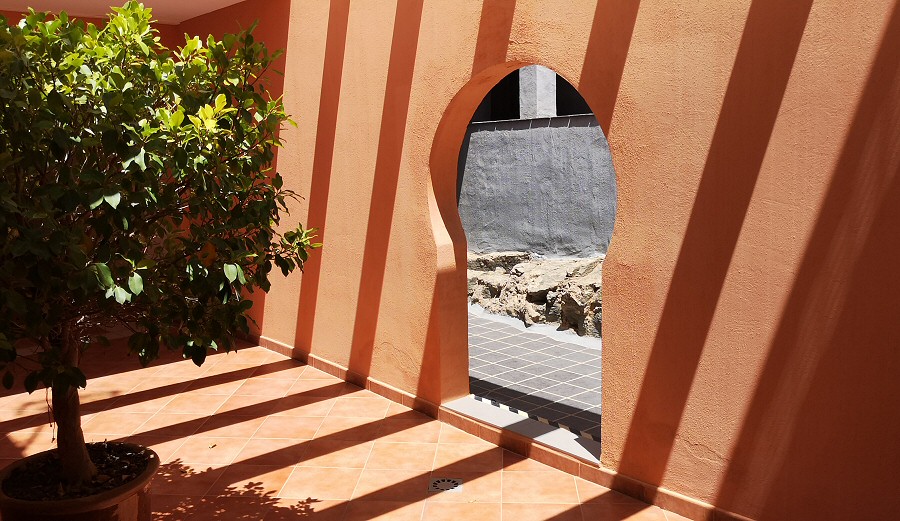 Entrance to the annexe